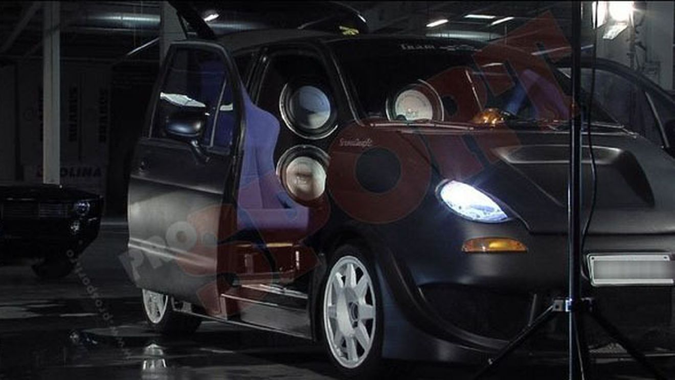 Ti-ar fi rușine cu un Matiz?** FOTO Un român l-a transformat într-un BOLID de LUX! Costă cât un apartament!