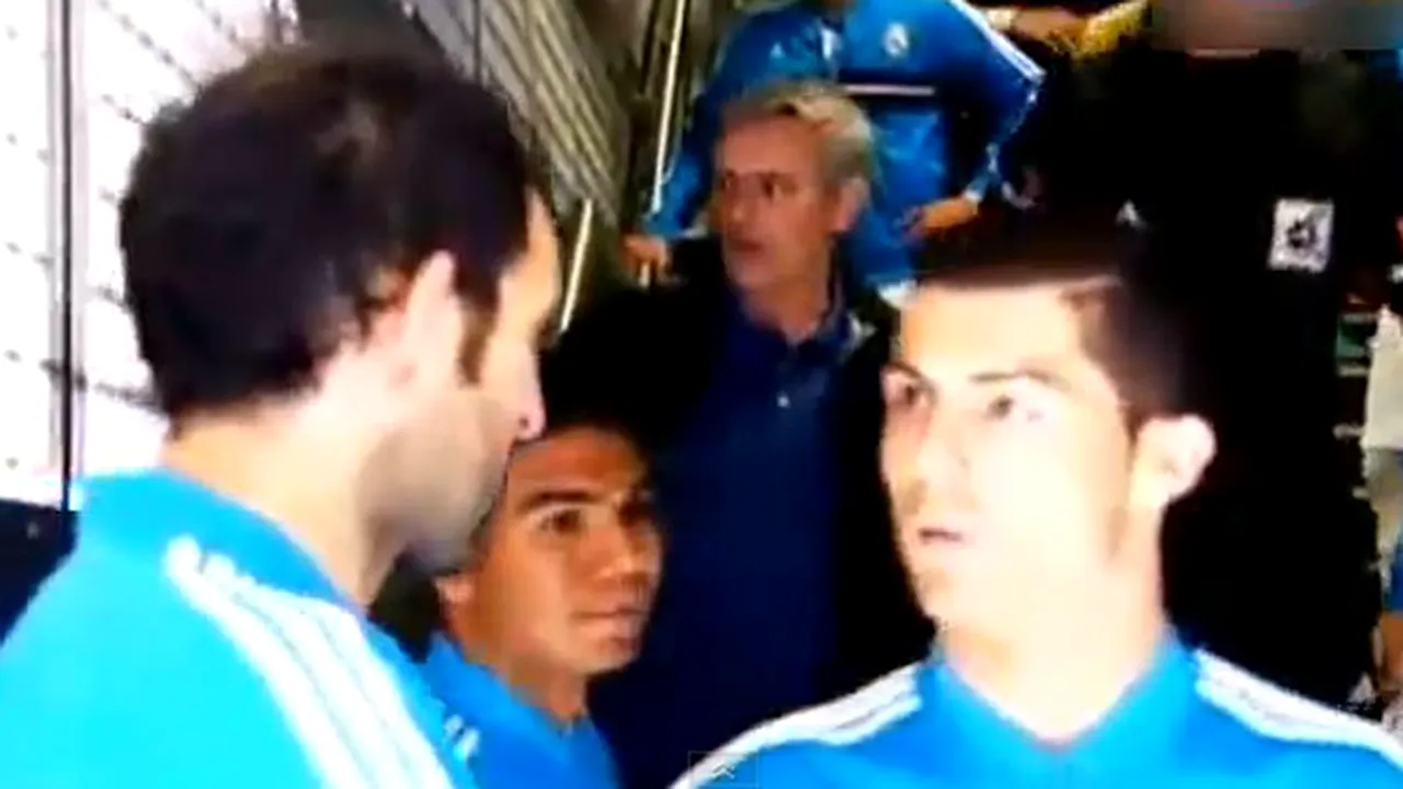 O scenă incredibilă între Mourinho și Casillas! Imaginile au fost surprinse pe tunelul de acces! VIDEO:** Reacția portughezului când l-a văzut pe Iker