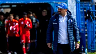 A început cu ”nu comentez arbitrajul”, dar a ajuns să spună că adversarii meritau cartonașul roșu și minutele de prelungire au fost puține. Reacția lui Florin Maxim după ce Corvinul a pierdut cu Sepsi OSK