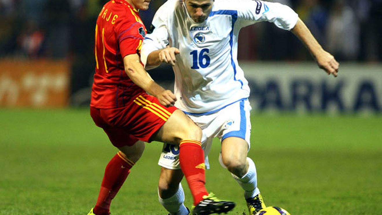 Bosniacii se pregătesc de sărbătoare: "Să deschidem ușa spre Euro în țara lui Dracula!** Românii ar trebui să se teamă de noi"