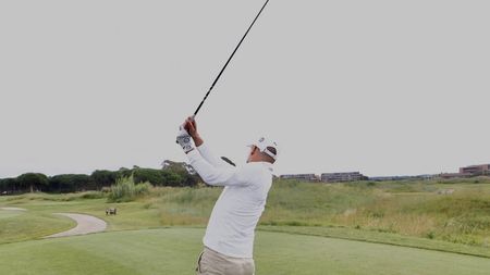 „Sunt o epavă". Milionarul a investit în afacerea unei neurochirurg care l-a ajutat să scape de dureri