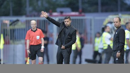 Un nou meci, o nouă victorie, încă un discurs de antrenor fericit. Contra a dezvăluit de ce și-a ales Finlanda drept adversar, l-a ridicat în slăvi pe Budescu și a evidențiat un alt tricolor: "Mereu sunt mulțumit de el! Îi face pe ceilalți să dea totul pe teren"