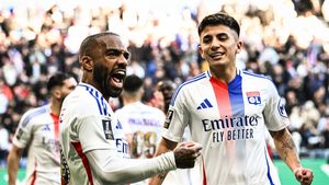 Pericol total pentru FCSB! Lyon, victorie în fața unei echipe de Liga Campionilor: cel mai valoros fotbalist a dat două goluri