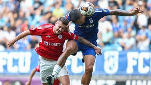 Concluzie alarmantă în Superliga: nu mai producem fotbaliști! Adrian Mititelu și Mihai Rotaru, patronii celor două Craiove, nu promovează din propria pepinieră. Doar 40 de debutanți autohtoni în prima parte a acestui sezon. SPECIAL