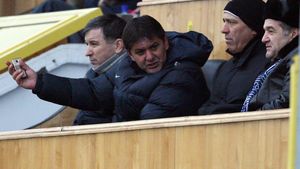 Becali și Lăcătuș s-au contrat în direct la TV: "M-am uitat la meci ca să mă distrez". "Fiara",  răspuns pe măsură