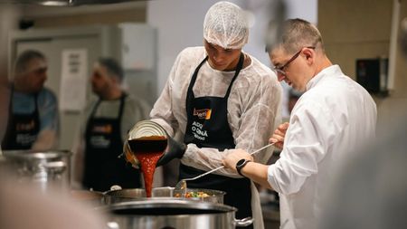 David Popovici are un desert favorit: „Mamaie, dacă mă auzi, să mă aștepți cu…”