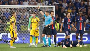 PSG - Inter 5-0. Ce moment pentru Istvan Kovacs: ce au făcut fotbaliştii lui Luis Enrique pentru arbitrul român şi brigada lui