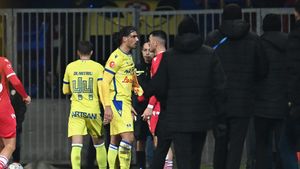 Fotbalistul kosovar a acuzat că a fost înjurat de soră. Reacția românului e pe măsură