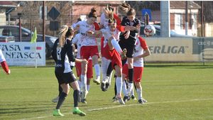 Adevărate ”leoaice” în derby-ul Vestului la fotbal feminin! Arădencele de la Piroș Security au câștigat contra timișencelor de la Fortuna în memoria profesorului Bugar