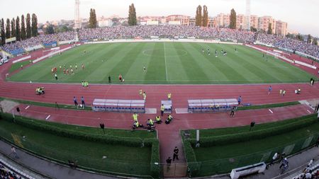 Dați afară de pe "Oblemenco"!