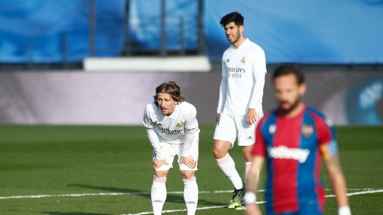 Șoc în Spania! Real Madrid și-a luat adio de la titlu după ce s-a făcut de râs cu Levante. Sergio Ramos a făcut scandal în tribune