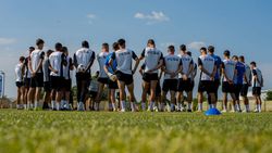 A semnat după ce a bătut palma cu Gigi Becali, iar acum a ajuns în cantonamentul FCSB! Primele imagini din Olanda cu internaționalul român