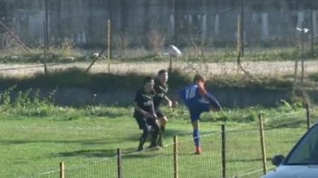 Puștiul minune al fotbalului grec a reușit driblingul anului. VIDEO GENIAL | Cum și-a umilit adversarii