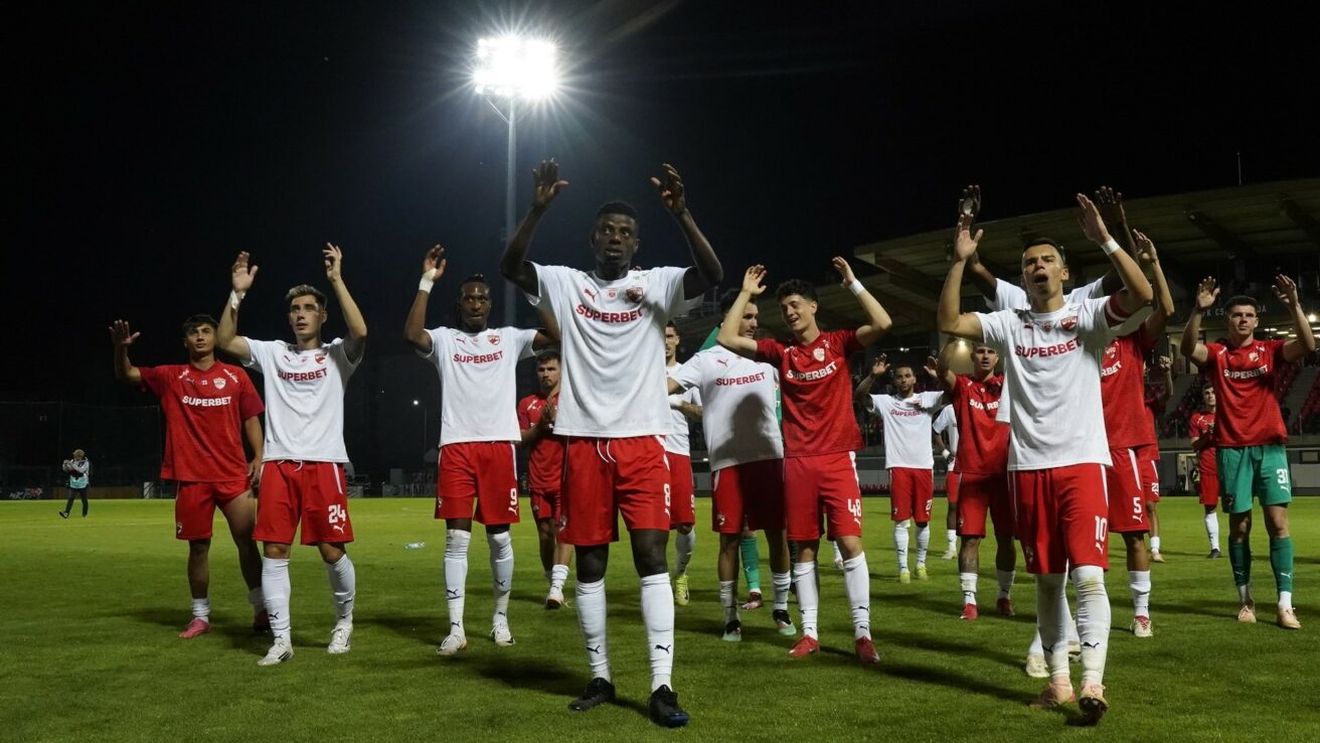 Basarab Panduru s-a amuzat copios, când a văzut noua achiziție a lui DInamo: „Ești la padel? Ai văzut la Benzema și faci și tu?”