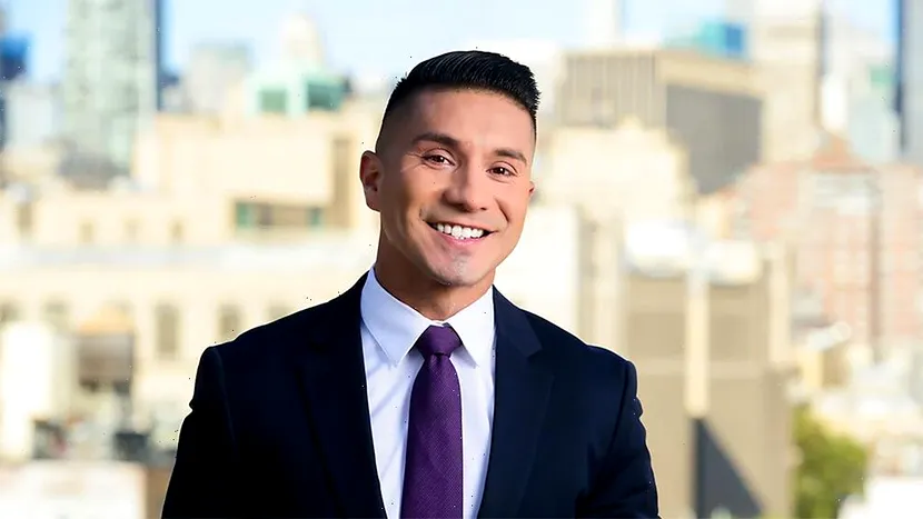 Un prezentator meteo a fost concediat după ce șeful lui a primit filmări cu el de pe un site pentru adulți