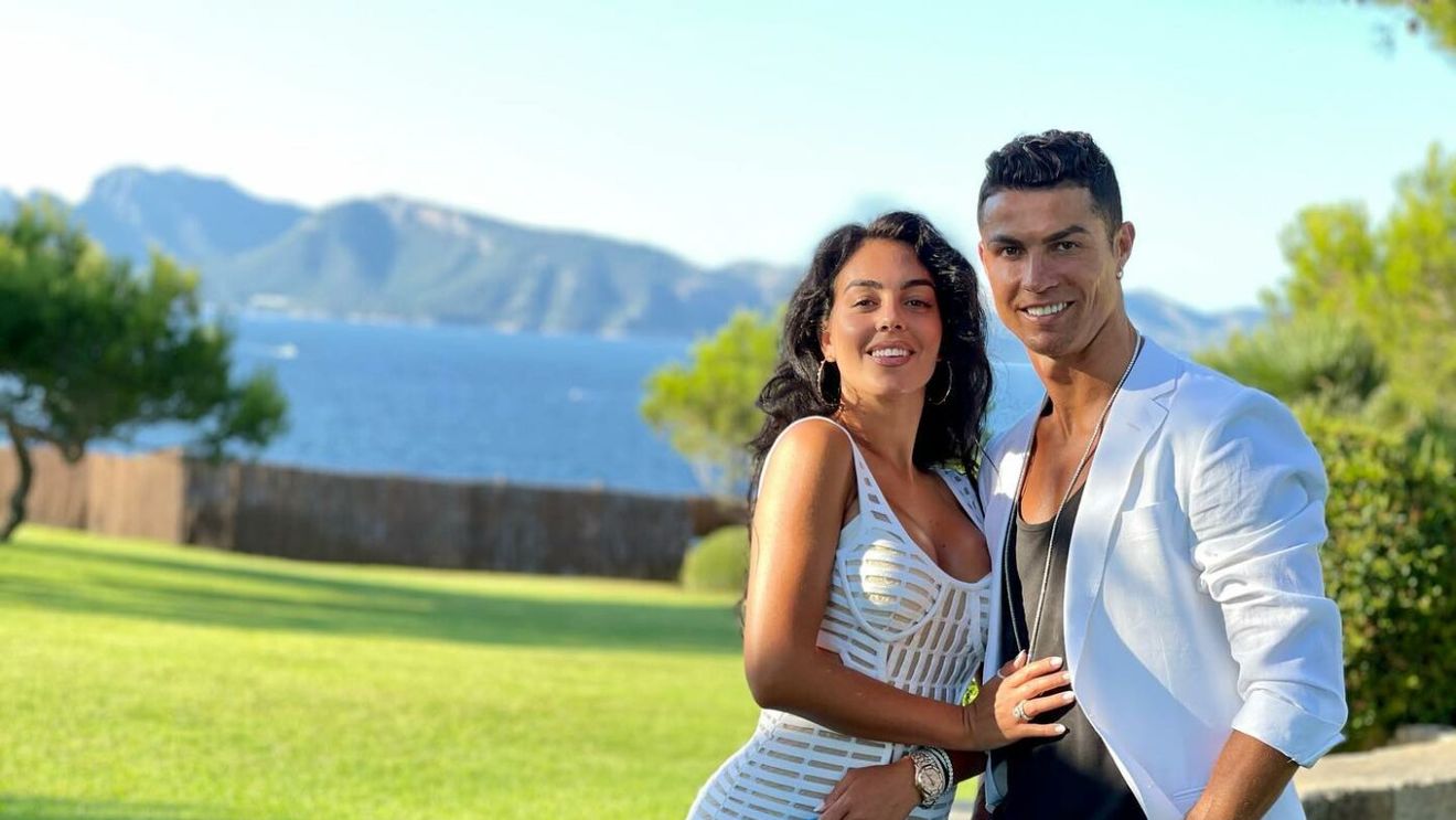 Cristiano Ronaldo o apără pe Georgina Rodriguez după ce tânăra a fost atacată. „Sunt niște gunoaie!” | GALERIE FOTO
