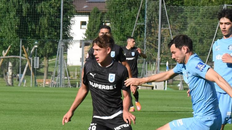 Universitatea Craiova a făcut scor cu o echipă de amatori, la primul amical din Austria. Campioana nu i-a folosit pe jucătorii care au fost la loturile naţionale