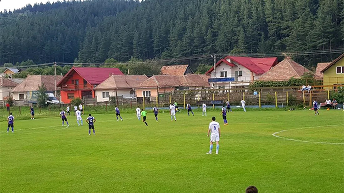 ACS Poli a câștigat doar cu 1-0 în fața unei echipe de Liga a 4-a Brașov.** Ionel Ganea testează jucători anonimi din străinătate