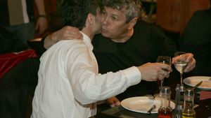 În numele tatălui:** "Copos nu și-ar permite să-l trateze pe Răzvan ca pe ceilalți antrenori"