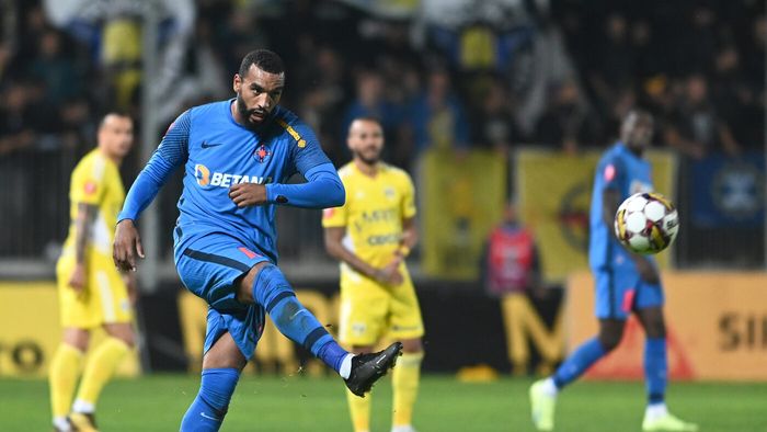 Mihai Pintilii a lămurit situația lui Billel Omrani, rezervă în meciul FCSB - Botoșani: „Cât are contract, să-l respecte!”