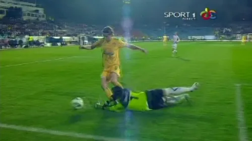 Porumboiu va lua foc la reluările astea! Încă un arbitru pe lista neagră a Vasluiului!** VIDEO Gafă incredibilă Brăneț, Antal este faultat, dar penalty-ul este refuzat