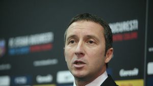 MM râde de varianta revenirii lui Pițurcă la Steaua:** "Ha, asta e gluma anului! Dacă Gigi acceptă, atunci ar fi ca și cum mi-ar zice să plec"