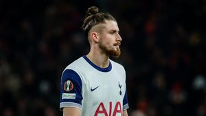 Radu Drăgușin, ca în trupele SEAL. „N-are viață. Pleacă la 9, vine la 16”