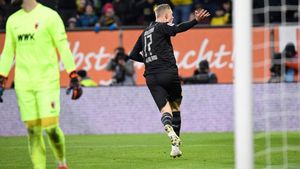 Haaland, la înălțime! Hat-trick în 20 de minute, la debutul în tricoul Borussiei! Condusă cu 1-3, Dortmund a revenit incredibil cu Augsburg, într-un meci cu 8 goluri