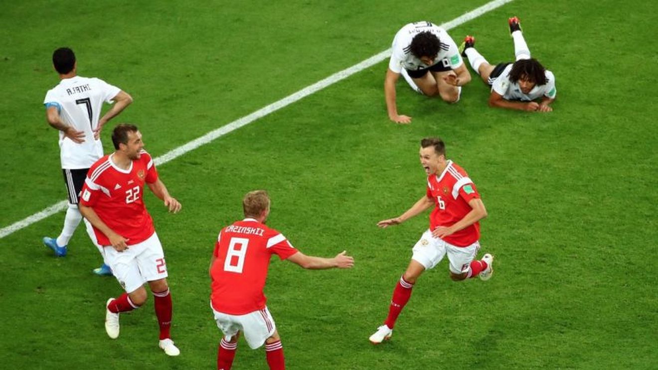 Mașinăria rusească! Egiptul lui Salah, în genunchi. Gazdele, calificate în optimi