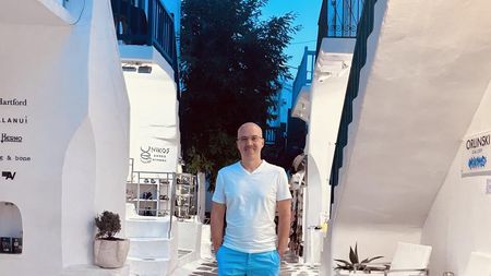 Apar noi informații despre averea lui Virgil Chirică, afaceristul mort în baie, prin intoxicare cu gazele de la grătar! Ce sumă a investit în societatea Encore Capital Trust SA, în care era asociat cu Dan Șucu și alți antreprenori celebri