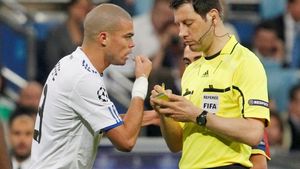 VIDEO** Faza care a dinamitat Real-BarÃ§a! DOVADA că Pepe NU l-a atins pe Alves!