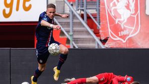 Dinamo vrea un atacant trecut pe la Wolverhampton! Englezii au plătit 2 milioane în schimbul său, însă l-au îndepărtat rapid