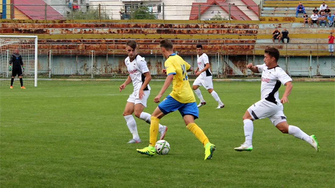 Flacăra Moreni a câștigat duelul orgoliilor locale cu FC Aninoasa.** Echipa lui Gabi Paraschiv a urcat pe podium
