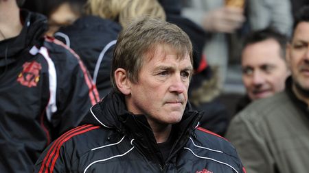 Liverpool, în colaps!** 10 jucători pe lista de transferuri a lui Dalglish