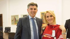 GALERIE FOTO | Lupescu s-a întâlnit cu Firea cu două zile înainte de alegerile FRF. Ce mesaj a transmis "Kaiserul" după ce a discutat cu primarul Bucureștiului