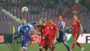 "Naționala e pălarie prea mare pentru Lucescu!** În toamnă vom avea alt antrenor"