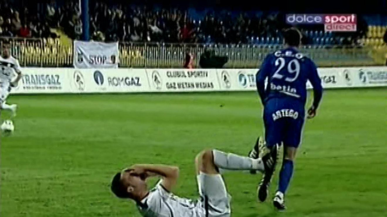 Mediașul l-a văzut pe Dracula: scene horror provocate de Pandurii!** El e victima favorită din Liga 1: VIDEO A ajuns iar desfigurat la spital