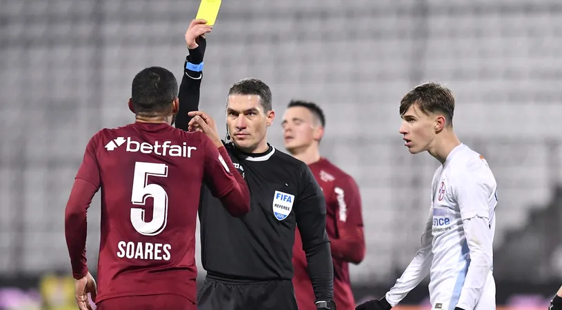 Ploaie de cartonașe galbene în prima repriză a partidei CFR Cluj - FCSB. Arbitrajul lui Istvan Kovacs a stârnit o mulțime de controverse