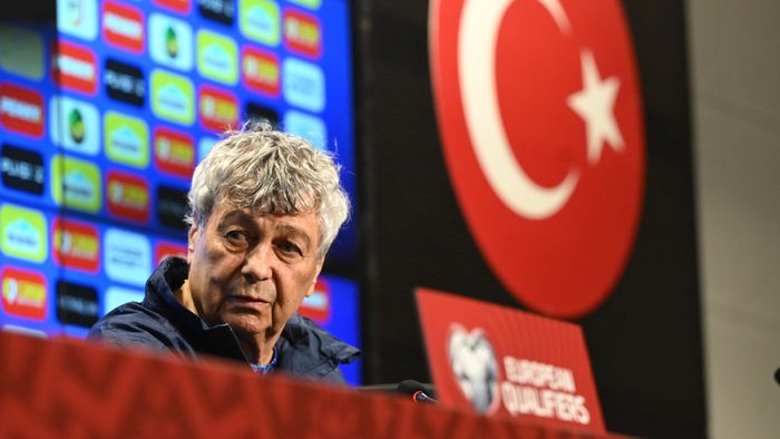 Stă la Budapesta, dar va susține naționala lui Mircea Lucescu în Turcia - România: „Voi fi cu fiul meu în fața televizorului”