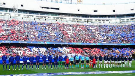 Se lasă liniștea pe Camp Nou și pe Parc des Princes în semn de omagiu pentru Mircea Lucescu