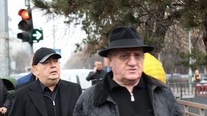 Milionarii din fotbalul românesc i-au adus un ultim omagiu lui Dinu Gheorghe, fostul preşedinte de la Rapid şi Dinamo