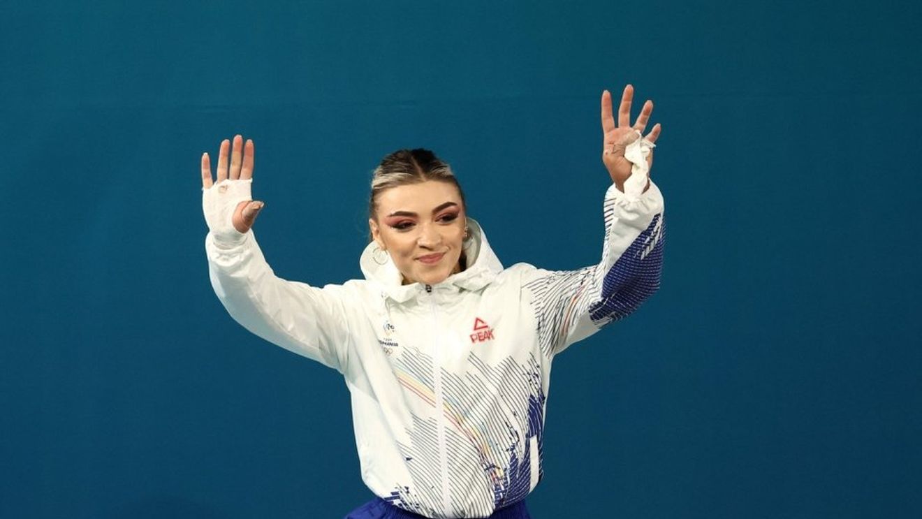 Ce se întâmplă cu maşina primită de Mihaela Cambei de la Ion Țiriac, condusă până acum de tatăl sportivei, care e paznic şi tractorist