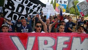 Becali îi atacă pe cei care vor protesta în fața casei sale:** "Niște vagabonzi trimiși de la Dinamo sau Rapid"