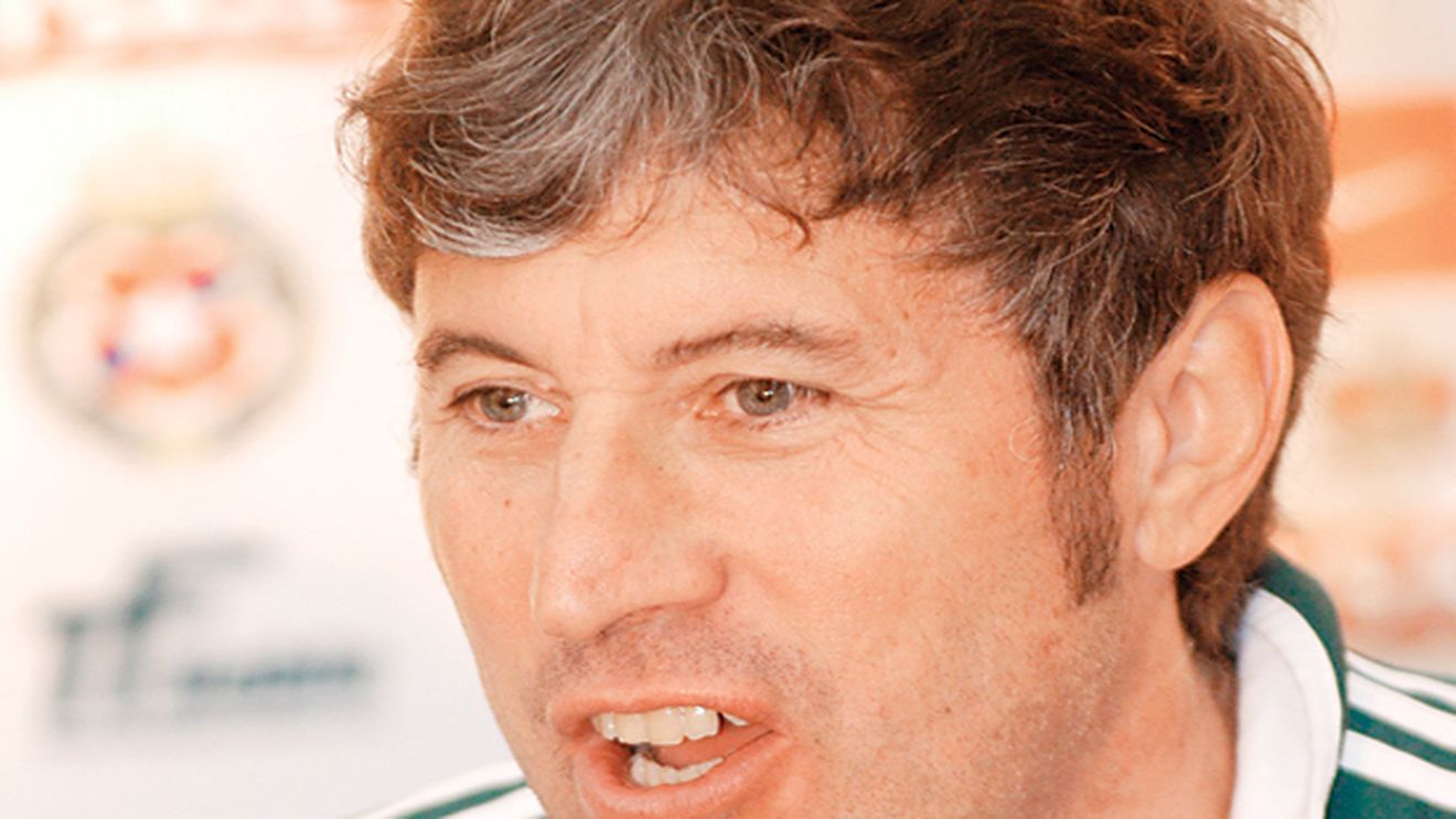 Copos îl vrea pe Malesani