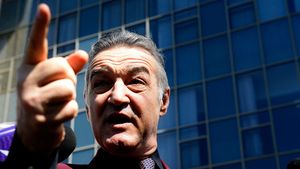 Becali îl face din nou praf pe Burleanu: "Vine un copil să ne dea ordine!? Vreau selecționer român! Nu era el ales dacă nu eram în pușcărie..."