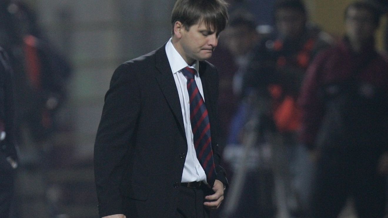 "Îmi pare rău de ce se întâmplă! Eram pe drumul bun, ne luptam pentru titlu"!