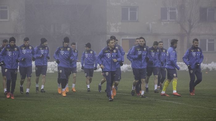 GALERIE FOTO | Naționala a efectuat antrenamentul oficial la Craiova. "Guriță" și-a ținut ședința de pregătire pe un alt teren