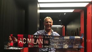 Oltenii cred în minune! FOTO | Cârțu și Săndoi, alături de CS U Craiova la Milano: "Putem scrie istorie!" Cum comentează înfrângerea Viitorului și victoria FCSB-ului