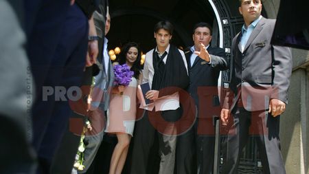 Chivu a semnat cu Adelina, "pe viață"