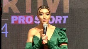 HALTERO"FINA". Campioana Mihaela Cambei, apariție de „Barbie”